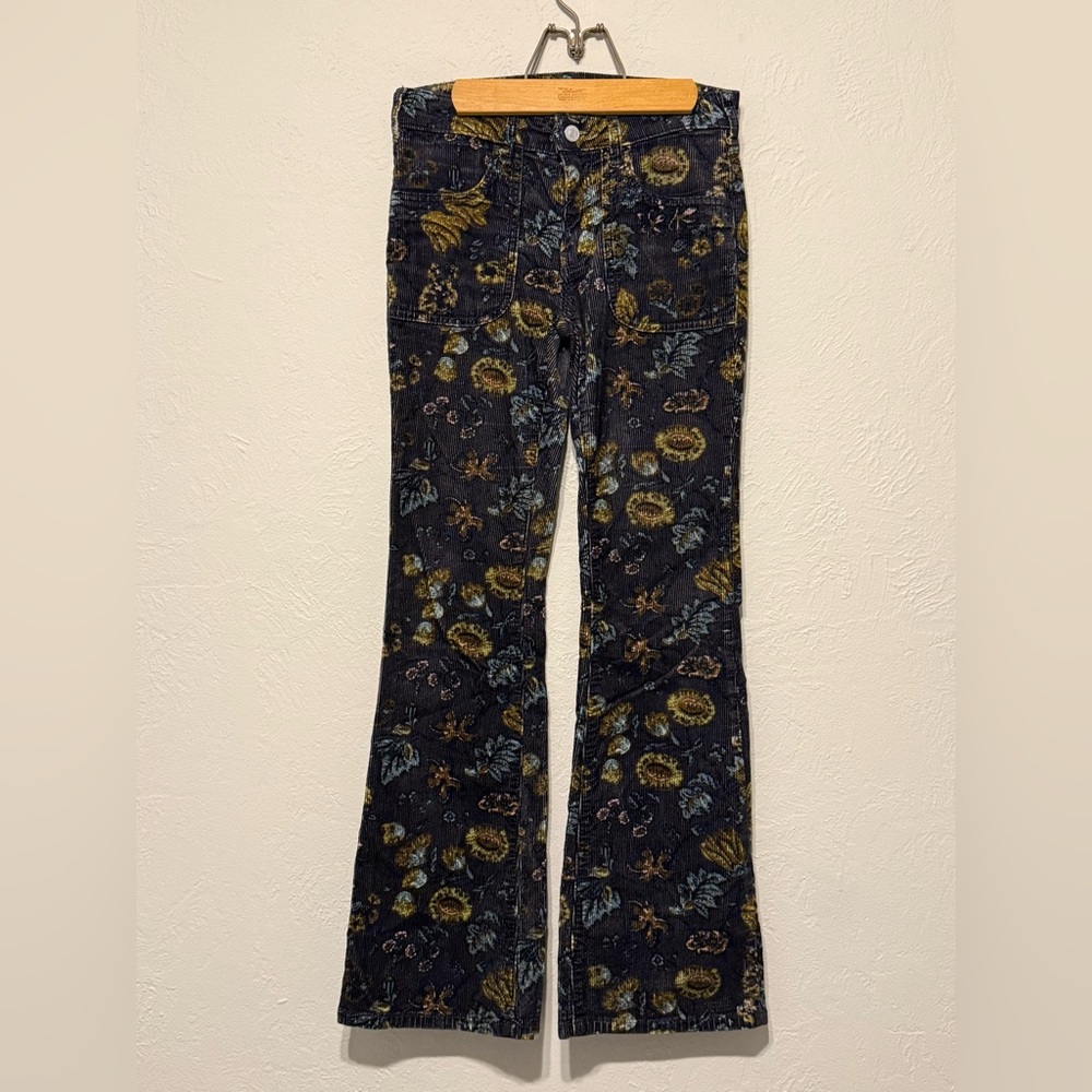 Pilcro The Icon Flare Low-Rise Jeans - Picture 7 of 11